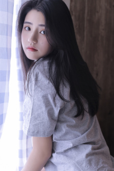 王局长扛着白洁两条雪白大腿